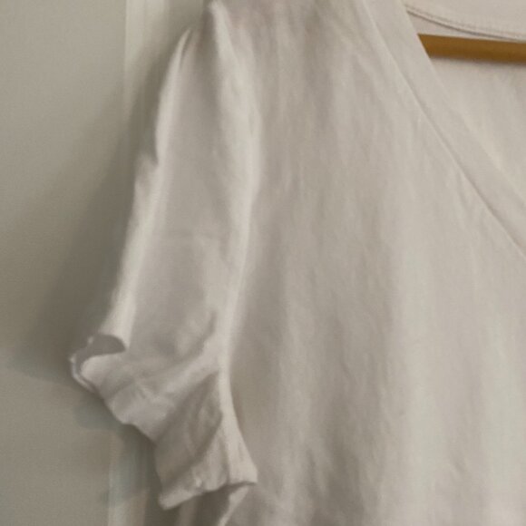 GAP White V-Neck T-Shirt – Organic Cotton – L Tall – Classic Fit Tee - Picture 3 of 7